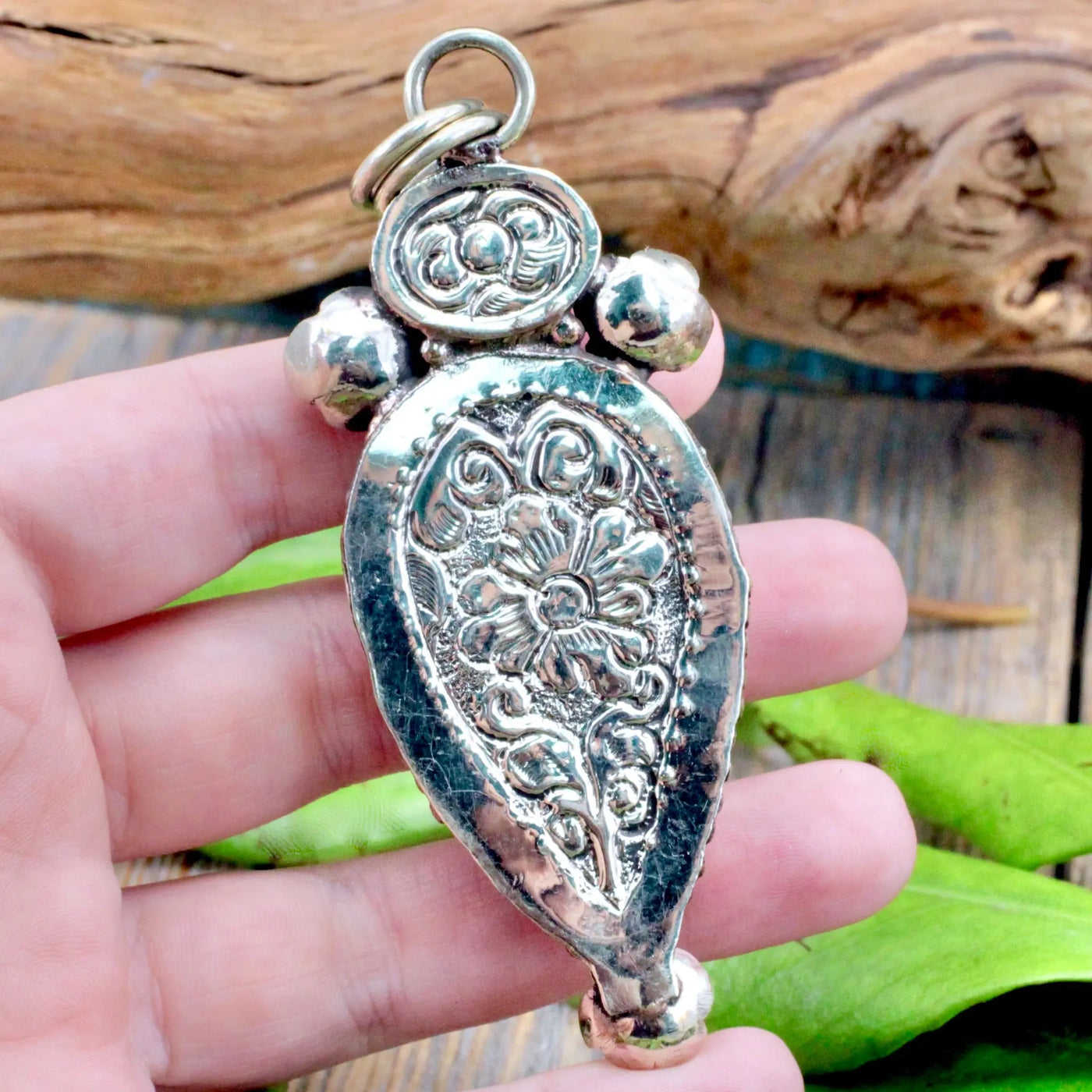 Labradorite Pendant with Roses - Tibetan Silver
