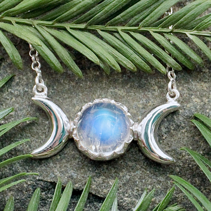 JN2409-Moonstone-Triple-Moon-