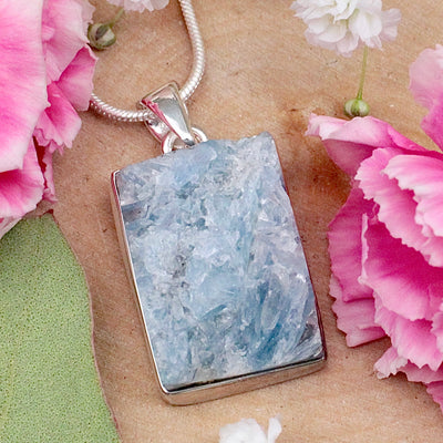 JN2637-Blue-Kyanite-Pendant-Sterling-Silver-A