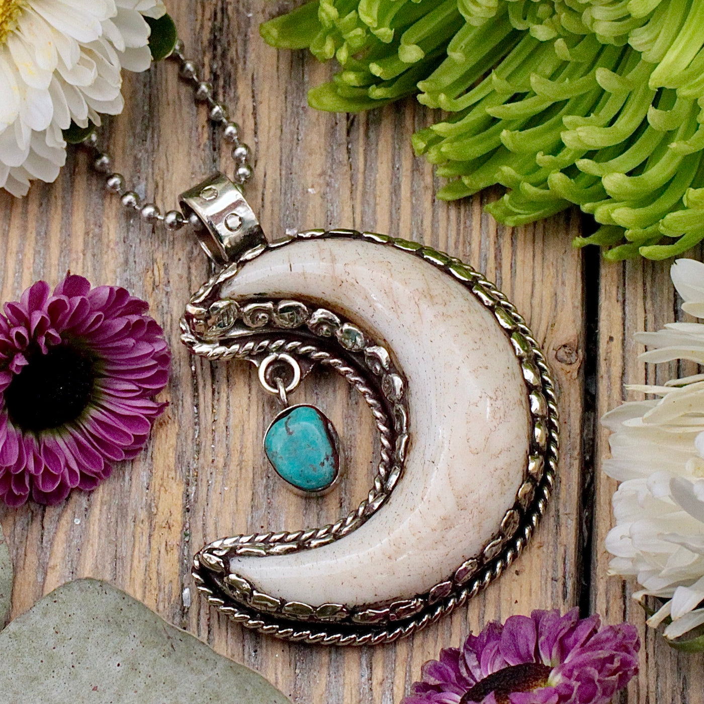 JN2917-Bone-Moon-Pendant-with-Turquoise-Tibetan-Silver