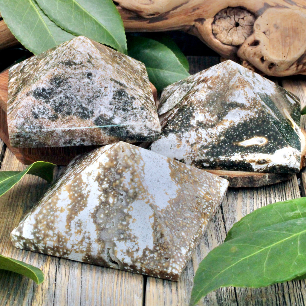 オーシャンジャスパー ピラミッド Ocean Jasper Pyramid – RockMama.com