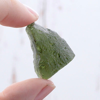 RC9559-Moldavite-Specimen-7.1g-to-7.8g-A