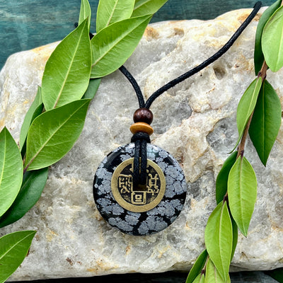 New Horizons Snowflake Obsidian Necklace 40mm
