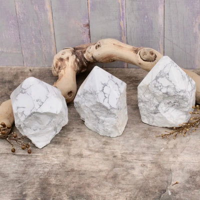 Howlite Top-Polished Point